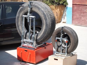 Mecanismo portatil para cambio de rueda pinchada en camiones y autobuses Mecanismo portatil para cambio de rueda pinchada en camiones y autobuses